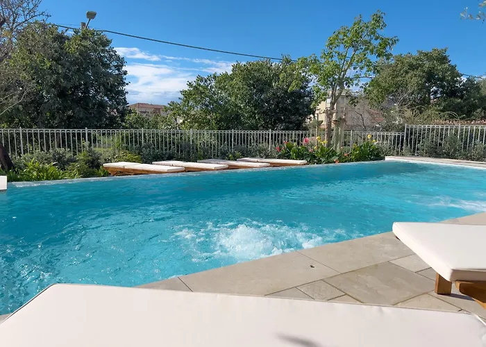 Mimosa Diano Marina: Exclusive Use Villa, Garden, Barbecue, 3 Bedrooms And 3 Bathrooms Villa *