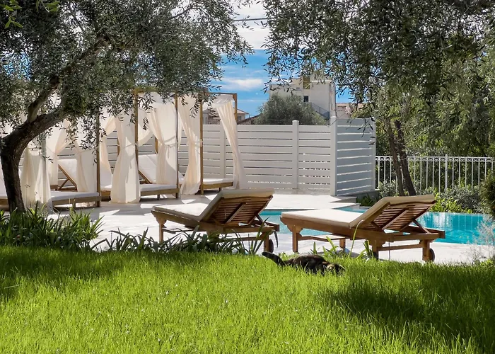 Mimosa Diano Marina: Exclusive Use Villa, Garden, Barbecue, 3 Bedrooms And 3 Bathrooms *