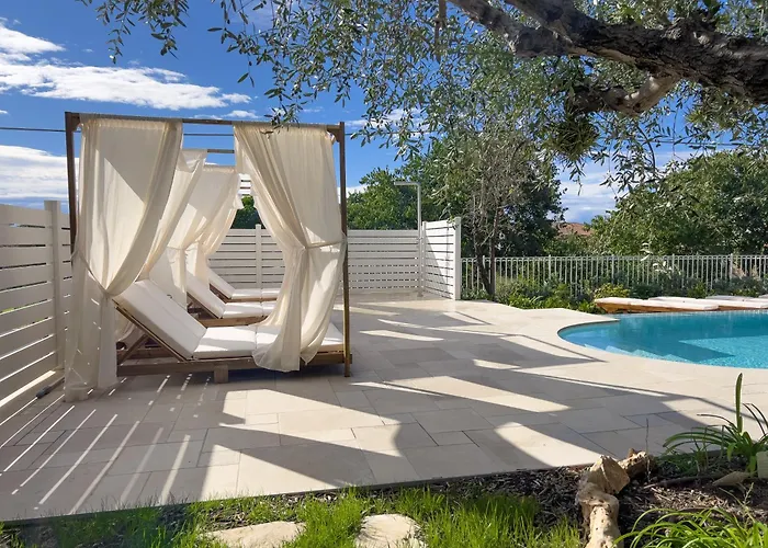 Villa Mimosa Diano Marina: Exclusive Use Villa, Garden, Barbecue, 3 Bedrooms And 3 Bathrooms