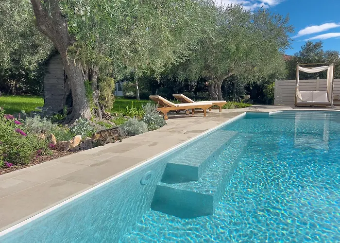 Mimosa Diano Marina: Exclusive Use Villa, Garden, Barbecue, 3 Bedrooms And 3 Bathrooms *