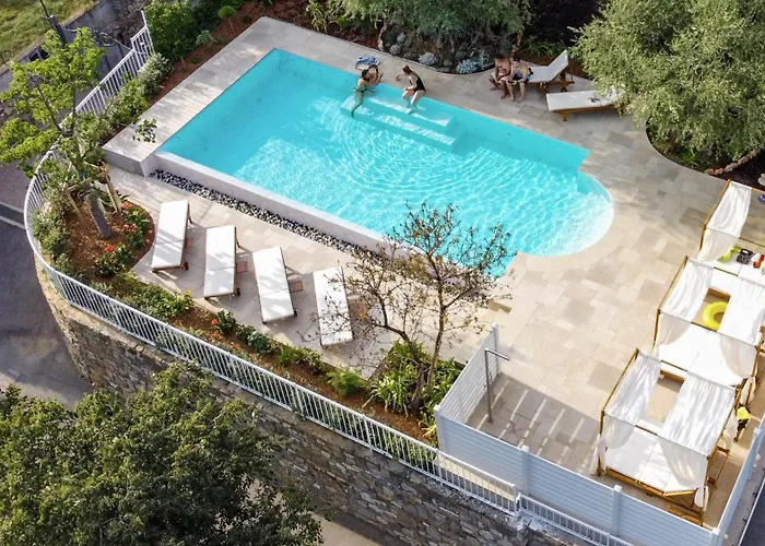 Mimosa Diano Marina: Exclusive Use Villa, Garden, Barbecue, 3 Bedrooms And 3 Bathrooms Villa *